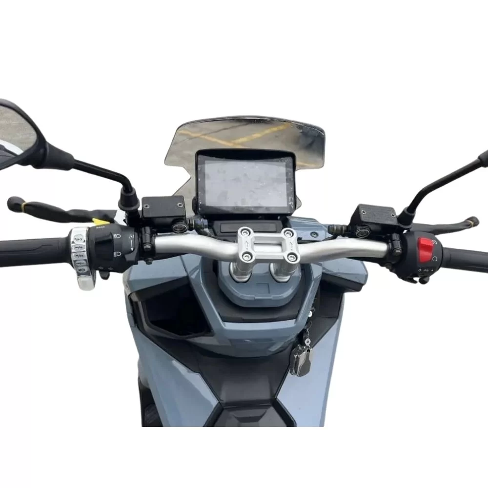 Купить макси-скутер Sprmotors ADV MAX 150 CDI 49сс Макси-скутер Sprmotors ADV MAX 150 CDI 49сс