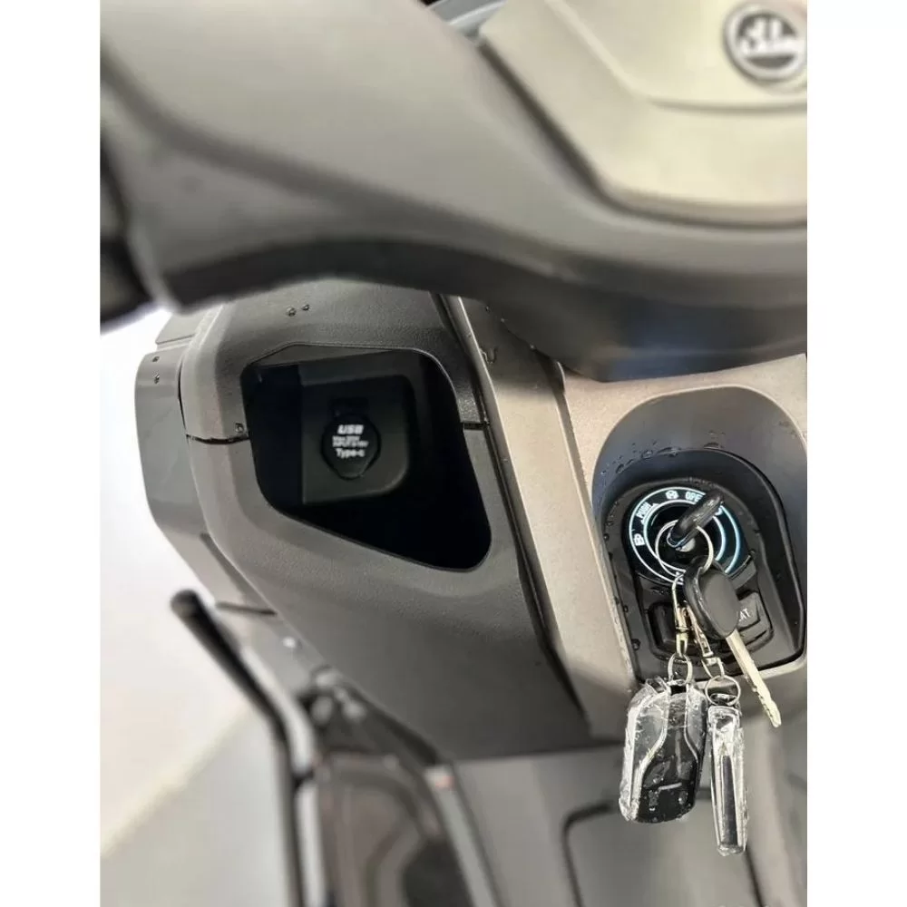 Скутер Sprmotors city-MAX 180 EFI 49сс